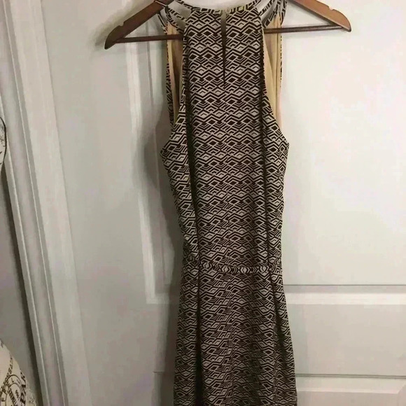 Banana Republic Ladies Medium Black and Tan Medium Sleeveless Belted NWT - Picture 4 of 5